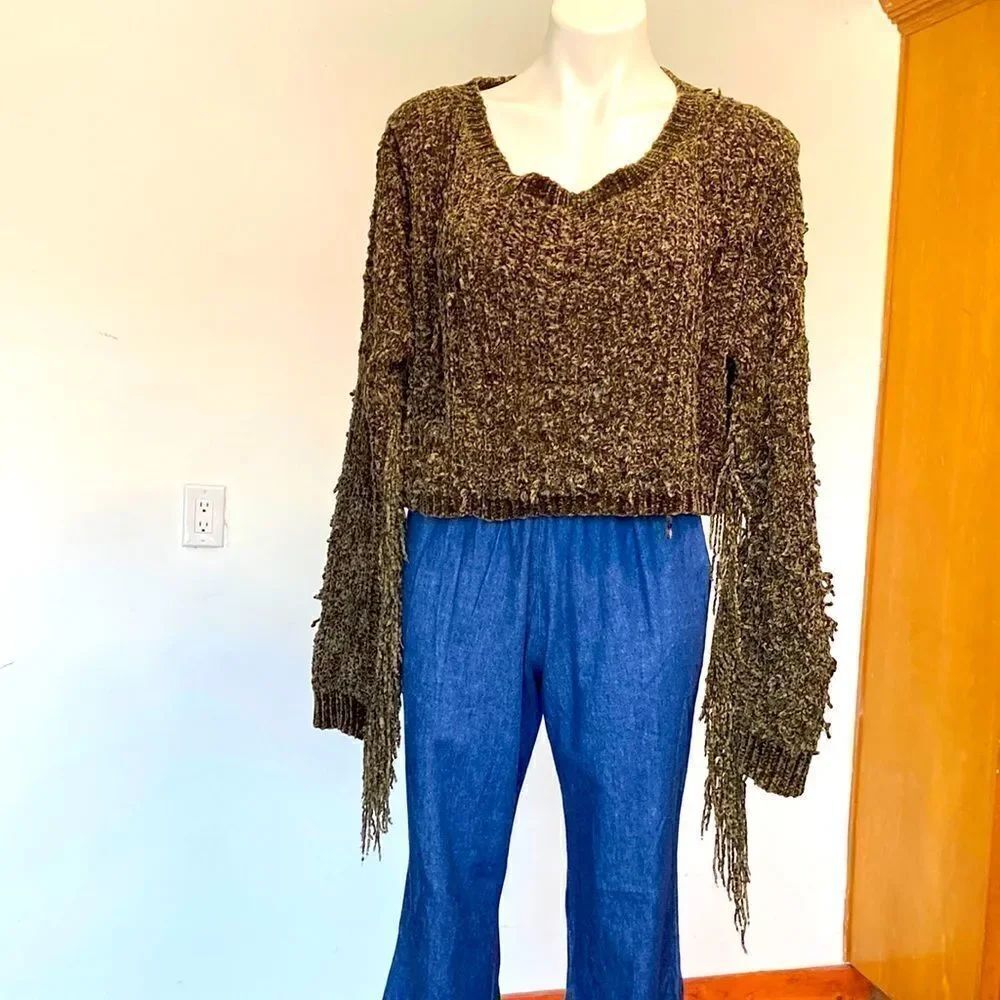 Miracle crop sweater   